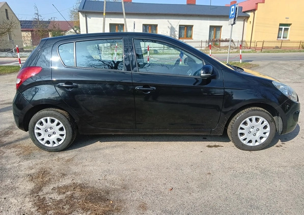 Hyundai i20 cena 14700 przebieg: 154640, rok produkcji 2012 z Gostynin małe 211